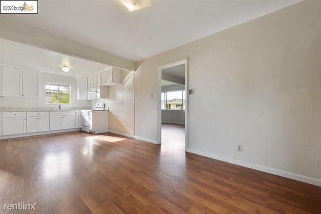 Building Photo - 3 br, 2 bath House - 42848 Peachwood St