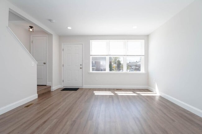 Foto del edificio - 806 Benninghaus Rd