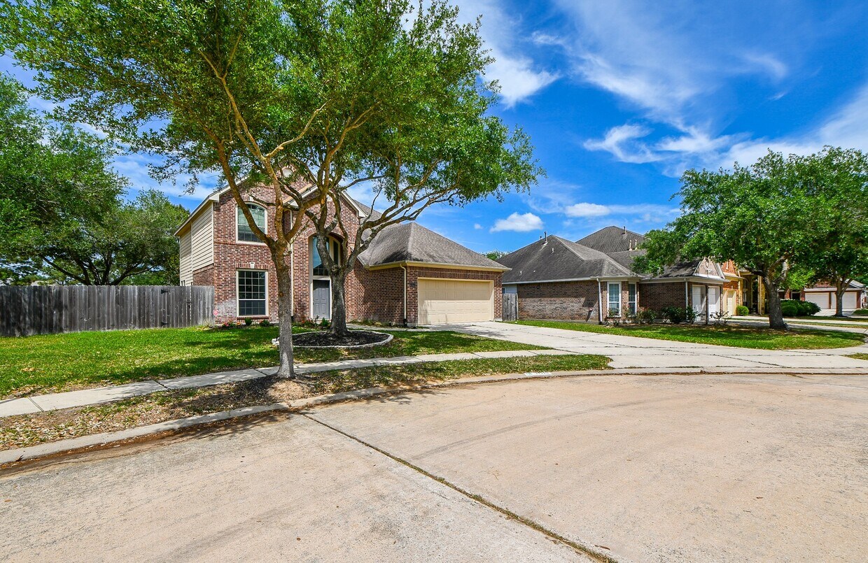 Foto principal - 11110 Oriole Creek Ln