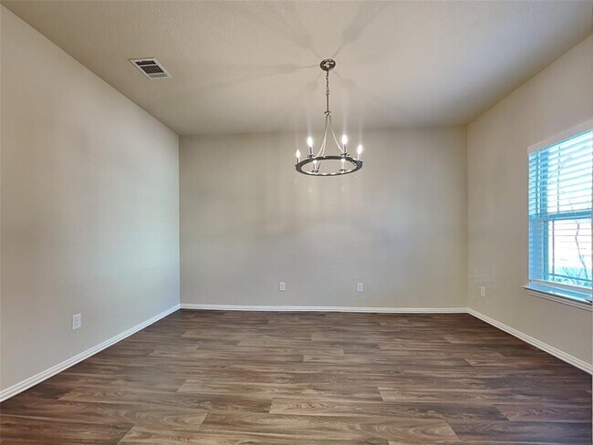 Building Photo - 127 Simon