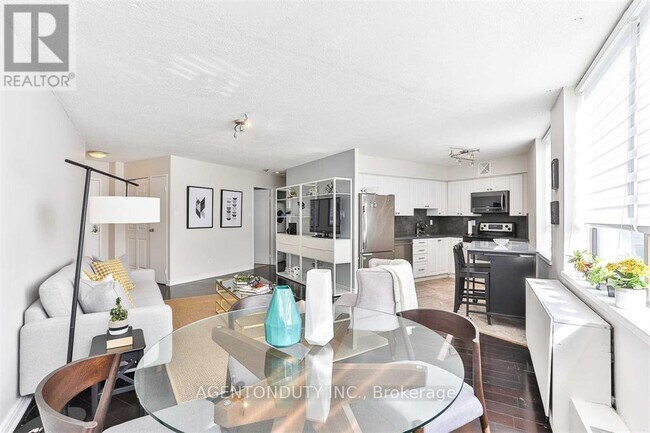 Building Photo - 250 Queens Quay W
