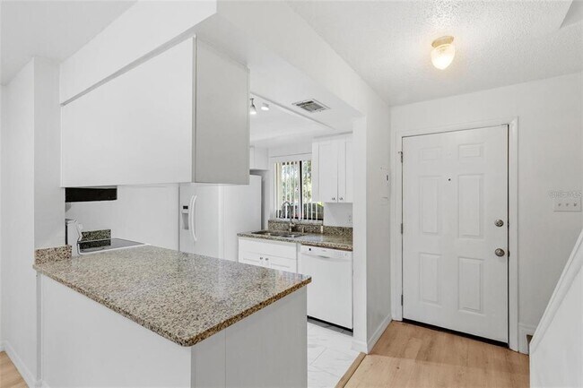 Foto del edificio - 3920 Cedar Limb Ct