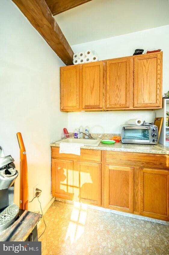 Primary Photo - 49 N York Rd