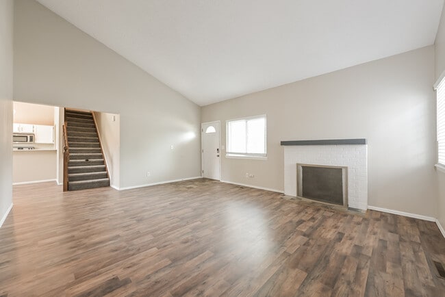 Building Photo - 14293 E Iowa Dr