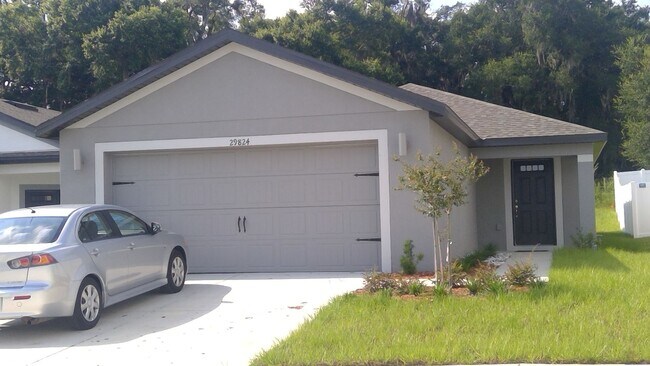 Foto del edificio - Brand New 3/2/2 furnished close to I75 to commute to Tampa or Ocala.