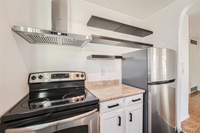 Foto del edificio - 8772 Chase