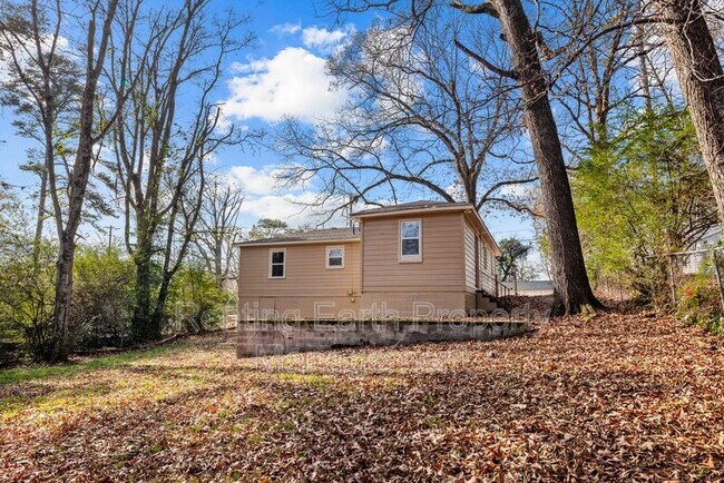 Foto del edificio - 1317 Glenwood St NW