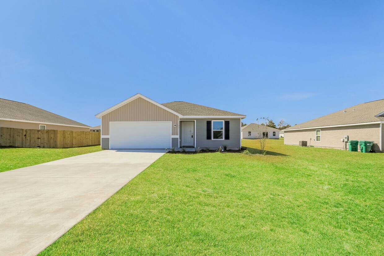 71 Langston Ln, Defuniak Springs, FL House Rental in DeFuniak Springs