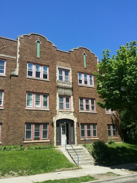Building Photo - 928-936 W Meinecke Ave