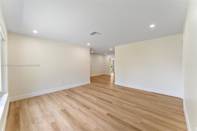 Building Photo - 6731 SW 48th St