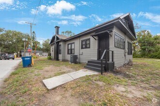 Building Photo - 548 Woodlawn St