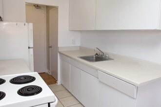 Building Photo - 65 Windermere Ave