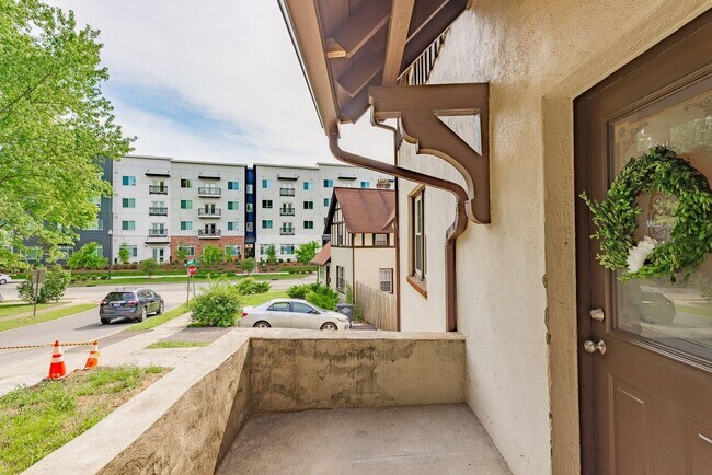 Foto del edificio - 3 Bedroom/1 Bath Townhouse - Kingsport, TN
