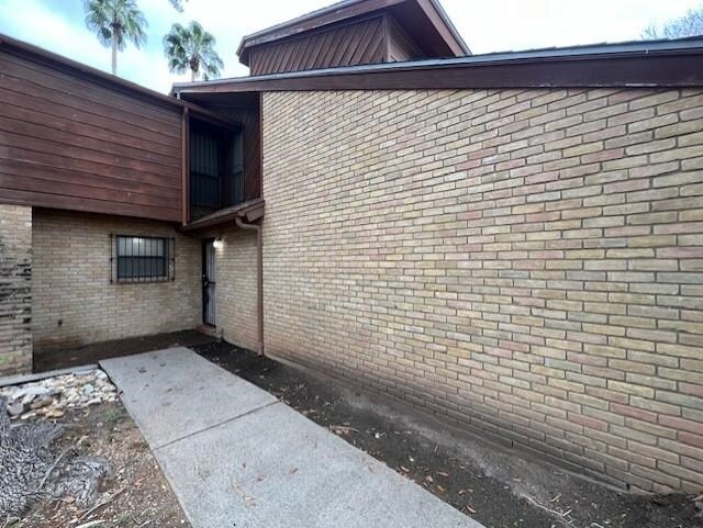 Building Photo - 10 Quadrangle Cir