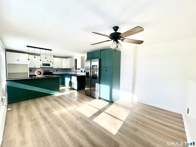 Building Photo - 112 Woodbine St