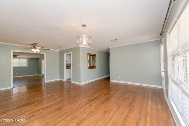 Foto del edificio - 232 Roselawn Blvd