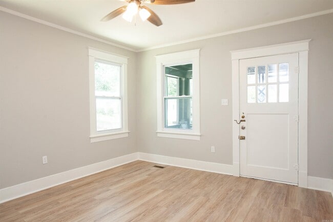 Building Photo - 116 Beechwood St