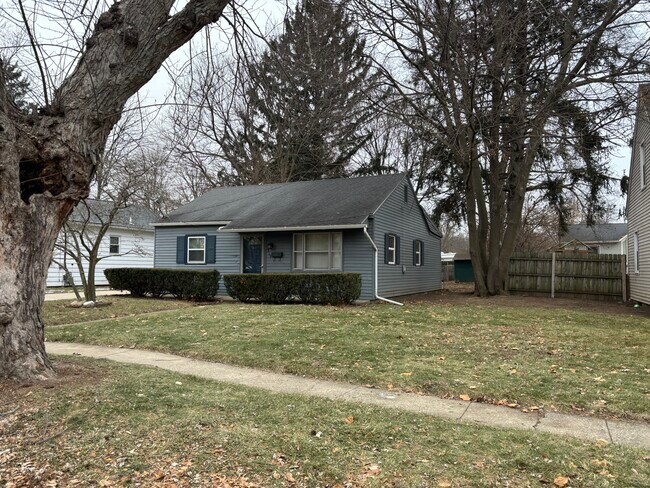 Foto del edificio - 313 E North St