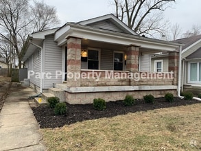 Building Photo - 935 N Drexel Ave