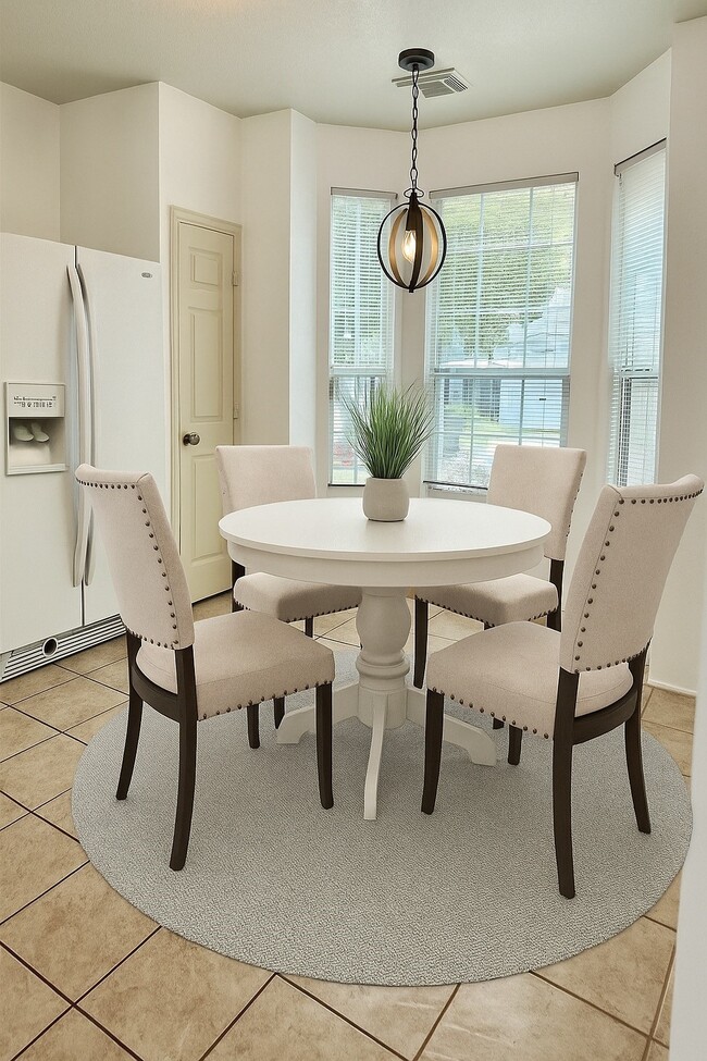 Building Photo - 29740 Sullivan Oaks Dr