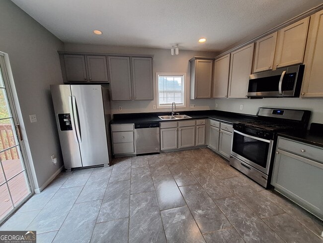 Foto del edificio - 5633 Rutland Dr SW