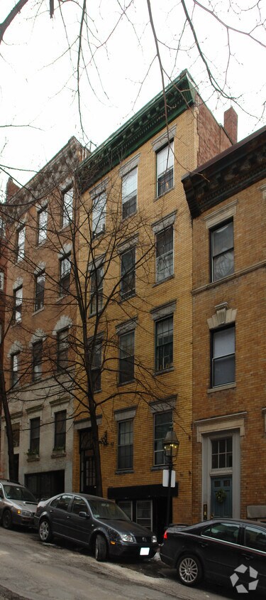 Building Photo - 41 Anderson St