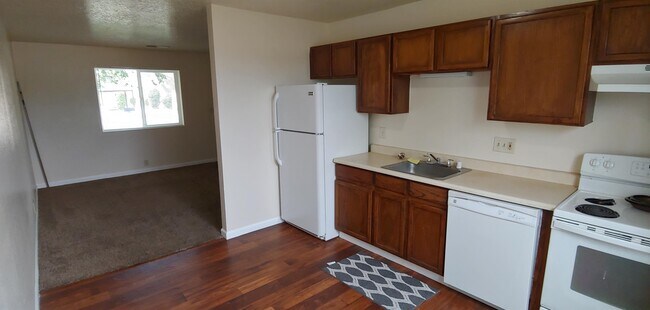 Foto del edificio - 12824 Skyline Rd NE