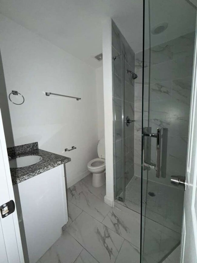 Building Photo - Brand New Home!