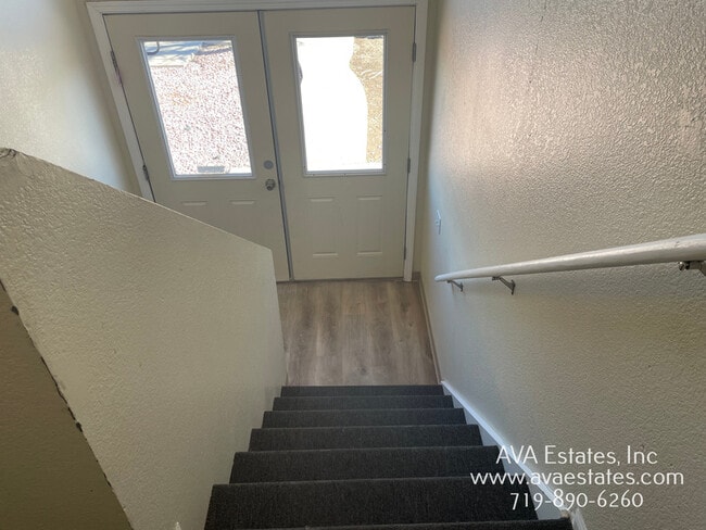 Building Photo - 731 E Laporte Dr