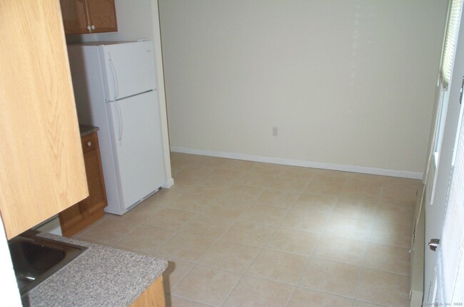 Foto del edificio - 1678 Center Groton Rd