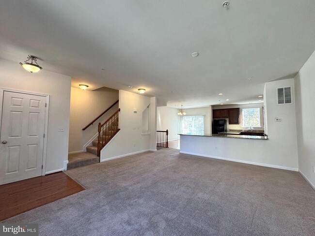 Building Photo - 3635 Glouster Dr