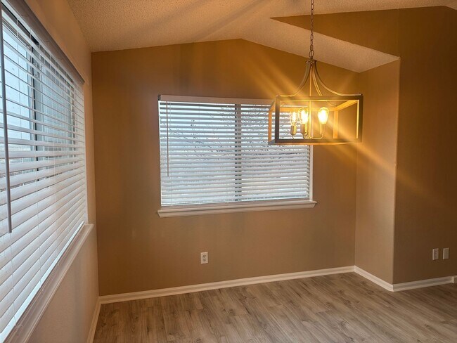 Foto del edificio - Lovely Remodeled 3BR House in Castle Rock