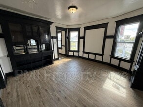 Building Photo - 2940 N Teutonia Ave