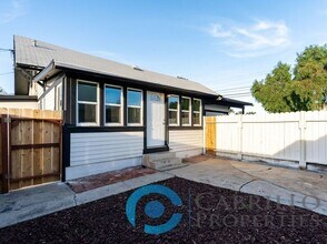 Building Photo - 138 5th Ave