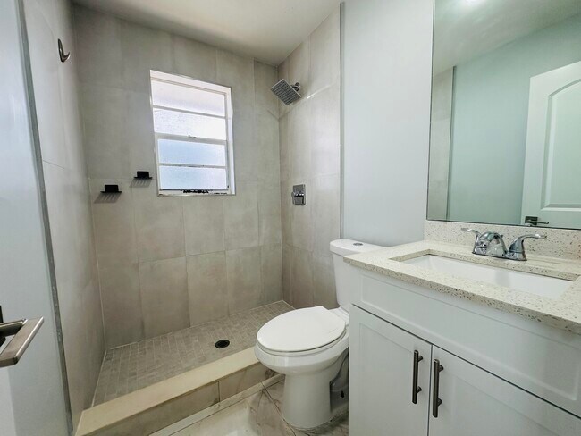 Foto del edificio - 218 N D St