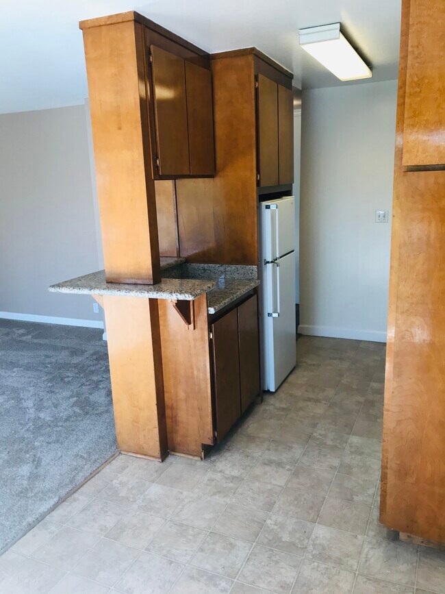 Building Photo - 1036 Oak Grove Rd. #110