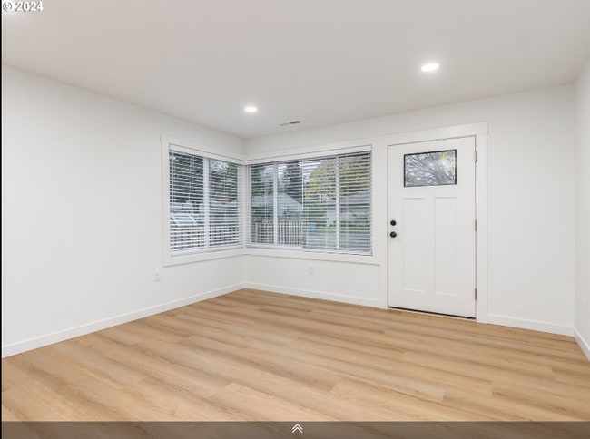 Building Photo - 3805 E 11th St