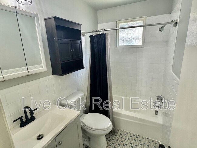Foto del edificio - 314 Woodview Ave