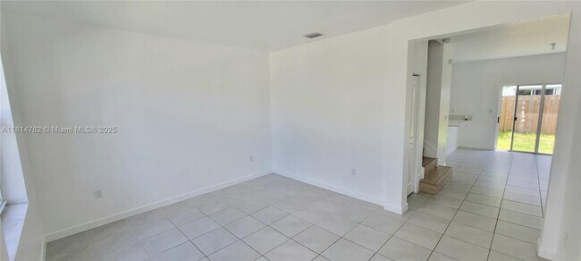 Building Photo - 1737 SE 26th Ter