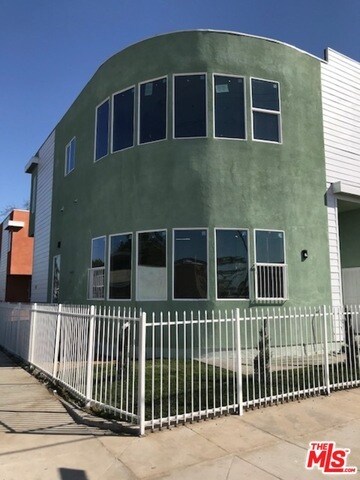Primary Photo - 6500 S Main St