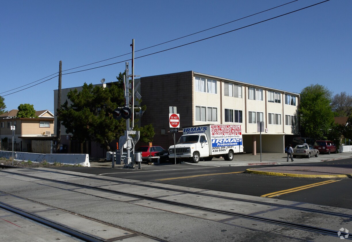 Primary Photo - 305 Chestnut St