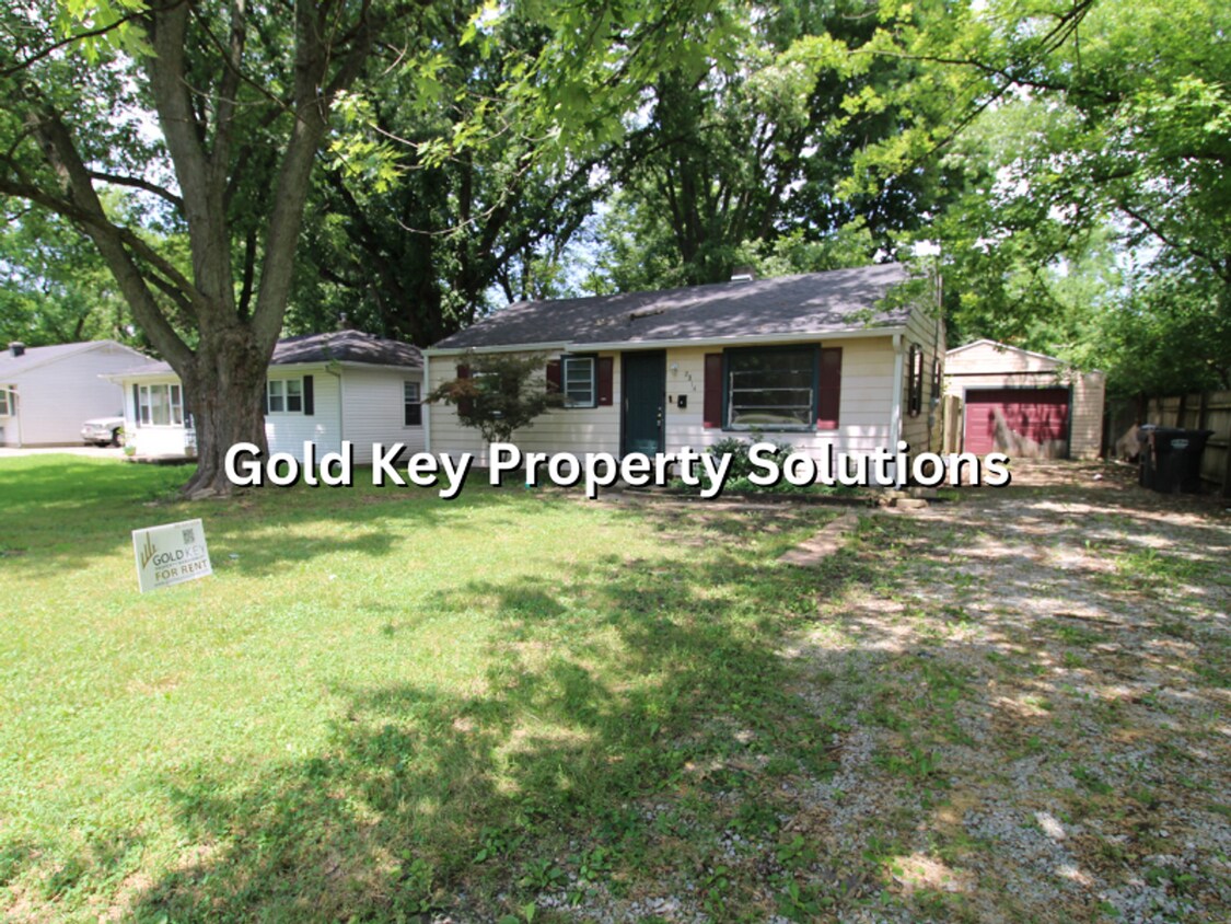 Primary Photo - Eastside 3 BR 1 BA House with Garage and C...