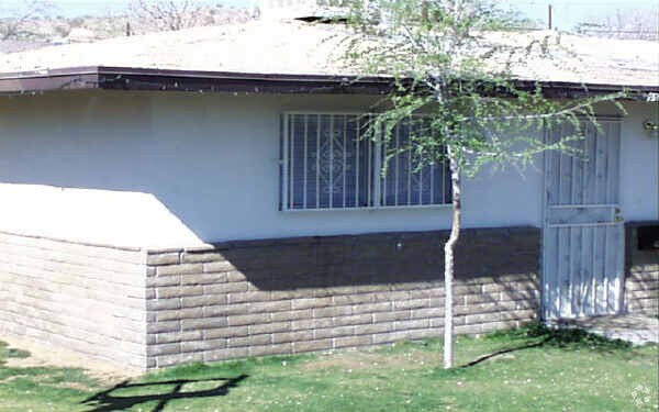 Foto del edificio - 15562 4th St