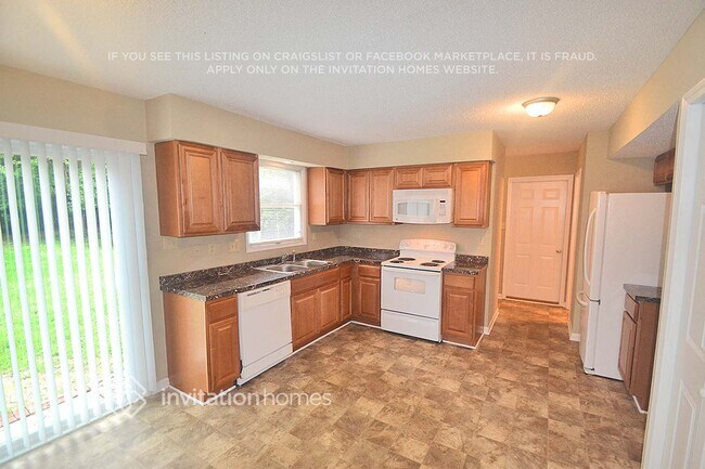 Foto del edificio - 7241 Connan Ln