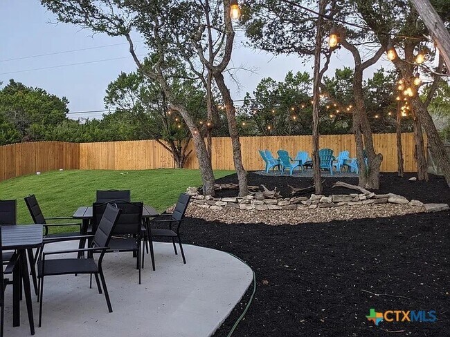 Foto del edificio - 254 Ridgerock Dr