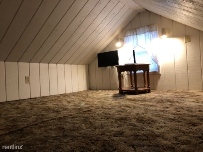 Foto del edificio - 1 br, 1 bath Apartment - 5404 Main Rd