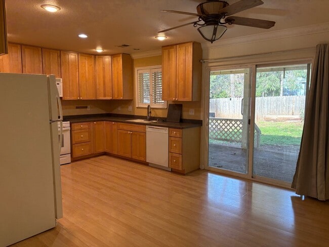 Foto del edificio - 14366 Bethany Cir