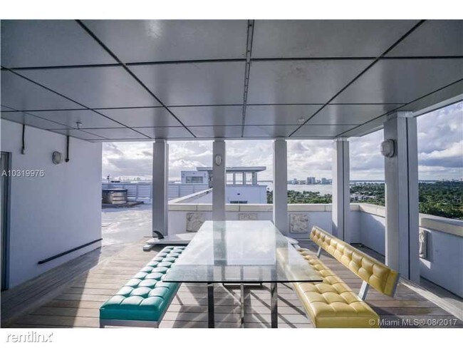 Foto del edificio - 201 Aqua Ave
