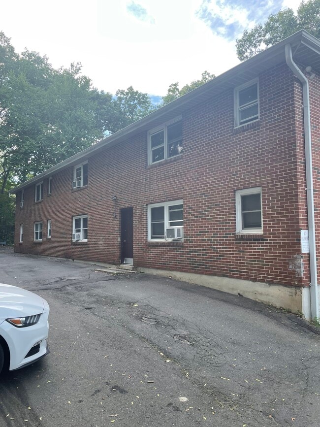 Building Photo - 451 Divinity St