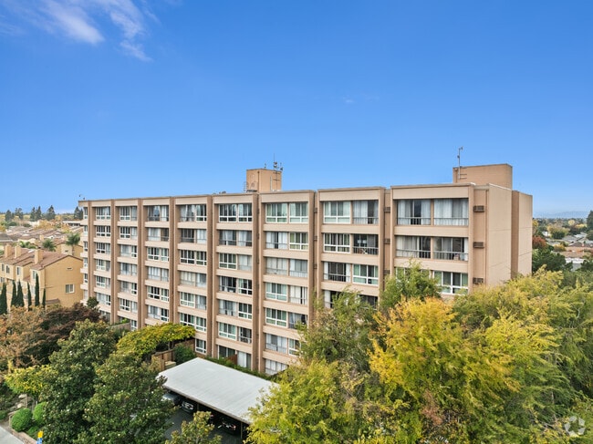 Building Photo - 1700 Civic Center Dr
